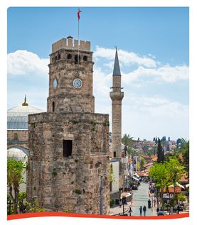 Ein Turm und eine Moschee - Antalya