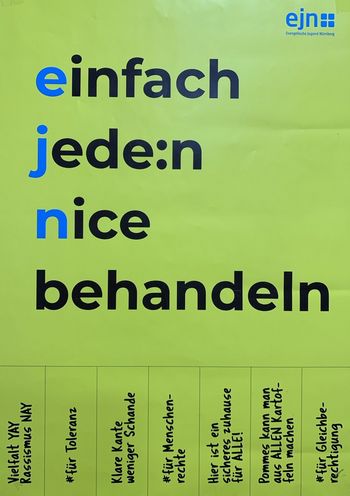 Plakat: einfach jede:n niche behandeln